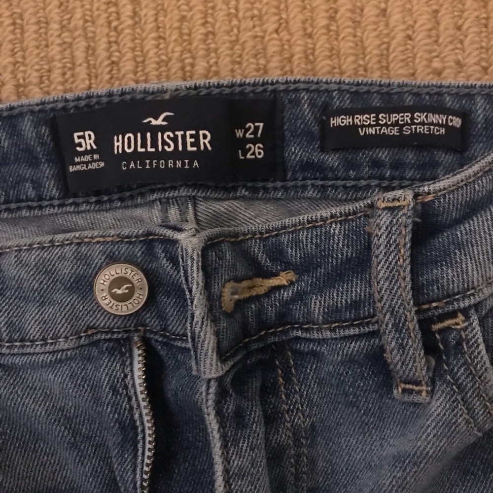High-Waisted Cropped Ripped Jeans - Picture 3 of 3